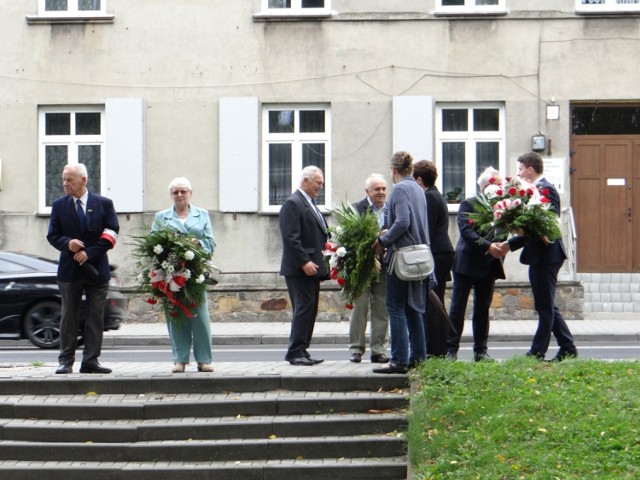 Radomsko: Kwiaty w 78. rocznicę wybuchu II wojny światowej