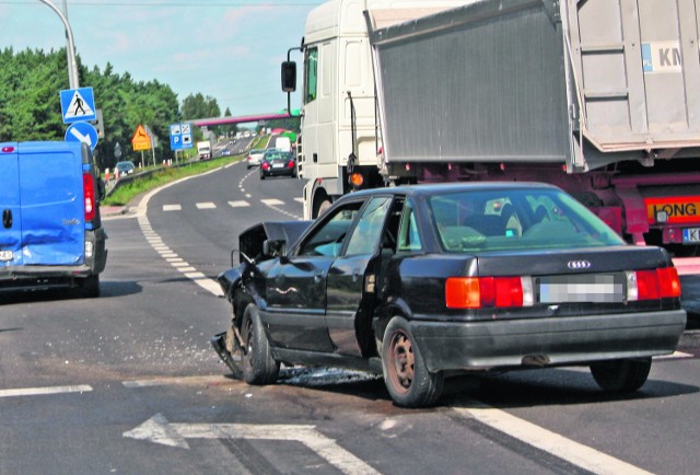 Audi wjechało w tył furgonetki. Na szczęście ofiar nie było