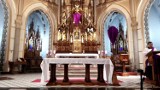 Koronawirus zamknął  dla wiernych nyskie kościoły. Księża zachęcają do łączności w liturgii w transmisjach