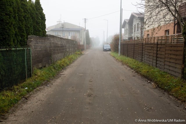 Trawa postępowanie na przebudowę ulicy Paciaka na Janiszpolu. Inwestycja realizowana jest w ramach tak zwanych "czynówek".