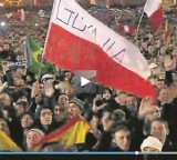 Polska flaga w Watykanie! Nowego papieża na placu św. Piotra witała gdynianka z Karwin