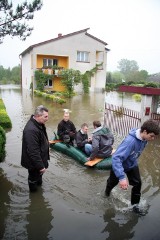 Pamiętacie? Tak 10 lat temu krakowianie walczyli z powodzią