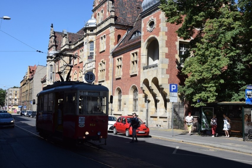 Zabytkowy tramwaj wraca na ulicę Piekarską w Bytomiu. Niestety, nie na długo