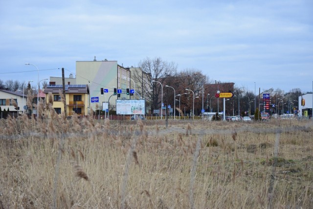 Dla terenu po byłym Polmozbycie w Tarnobrzegu, którego właścicielem jest firma Merkury Market, magistrat wydał decyzję o warunkach zabudowy. Inwestycja może zmienić krajobraz w centrum miasta