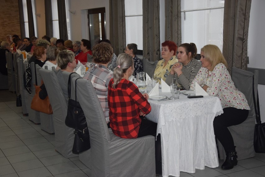 Tradycyjny Dzień Kobiet w Głuchowie, w Zajeździe U Jana FOTO