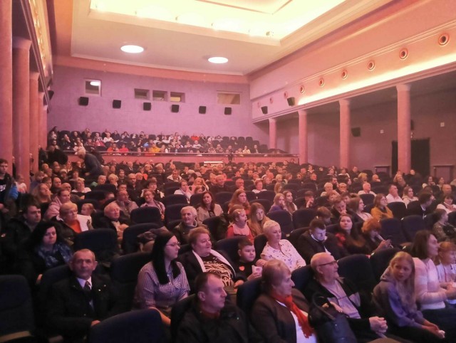 Finał WOŚP w Skarżysku, pełna sala i emocjonujące licytacje. Więcej na kolejnych zdjęciach