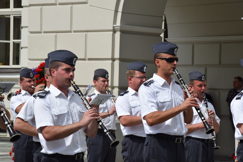 Festiwal w Kaliszu. Wojskowa orkiestra zagrała na Głównym...