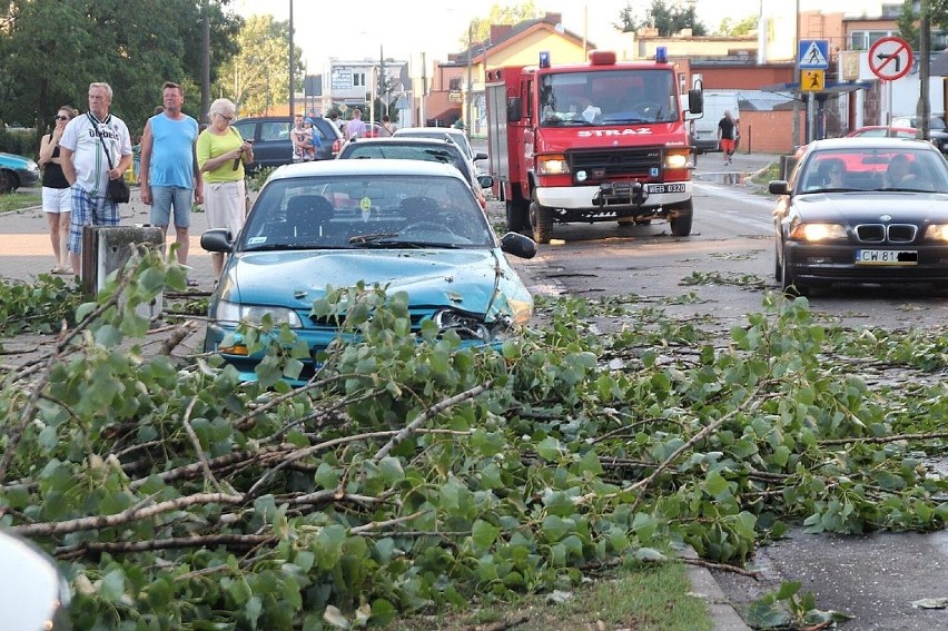 Straty po burzy we Włocławku, 19 lipca 2015 roku.