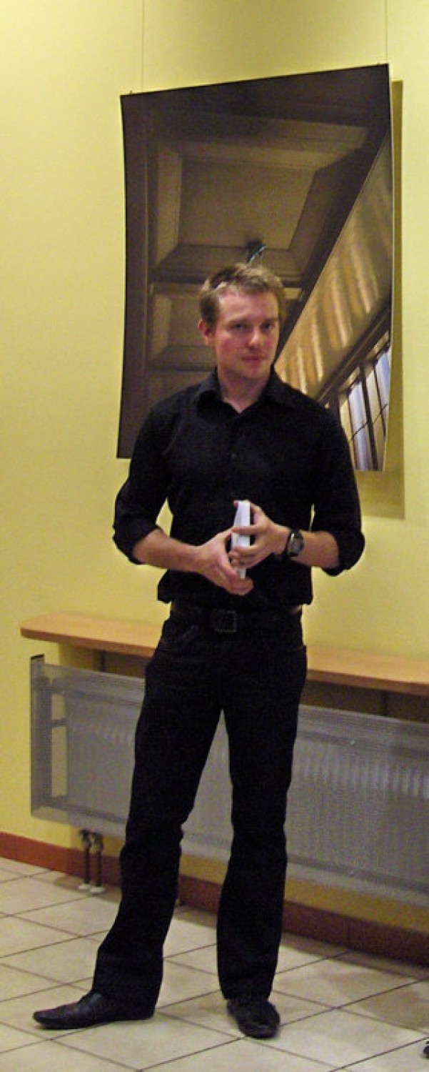 Janusz Ratecki podczas otwarcia wystawy.