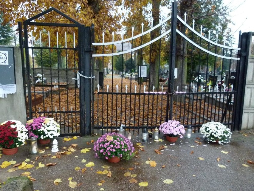 Dzień Zaduszny 2020 na cmentarzu przy Łaskiej w Zduńskiej...