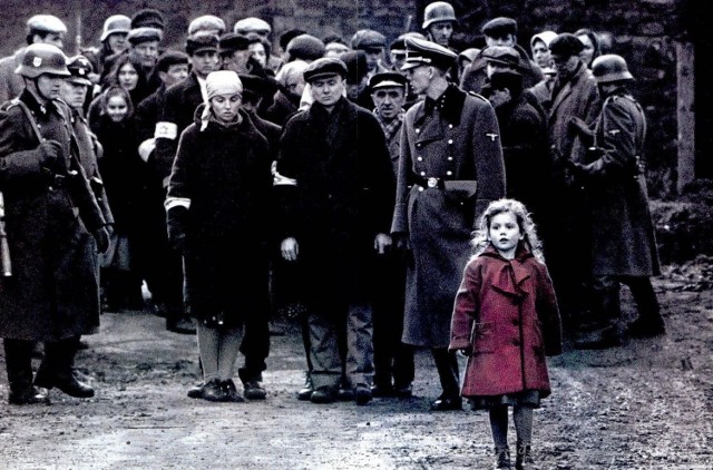 27 stycznia to Międzynarodowy Dzień Pamięci o Ofiarach Holokaustu. W historii kina znajduje się wiele ważnych i cenionych filmów, które nawiązują do tamtych tragicznych wydarzeń z czasów drugiej wojny światowej. Zobacz ich przegląd.

Przejdź do galerii --->