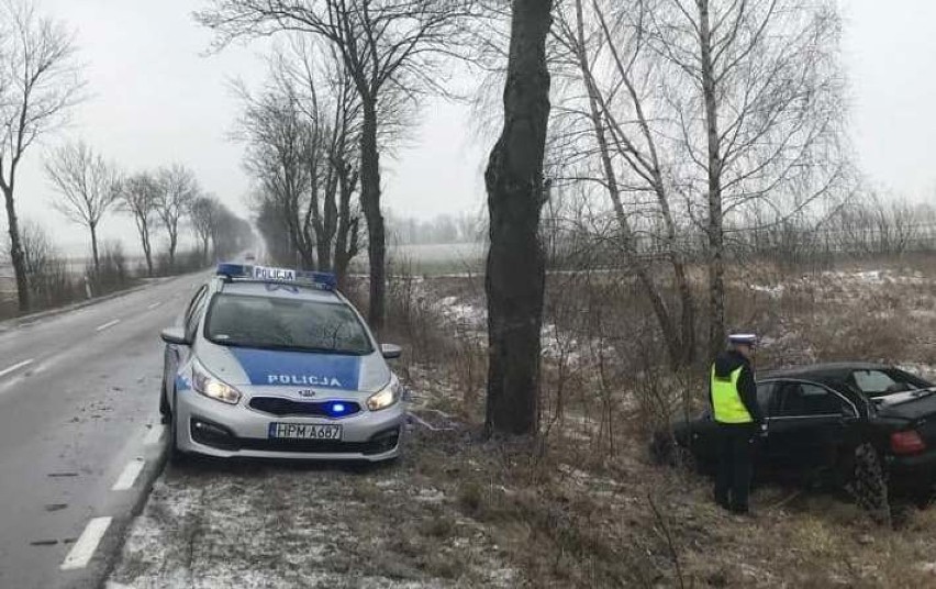 Kobieta kierująca audi została zabrana do szpitala