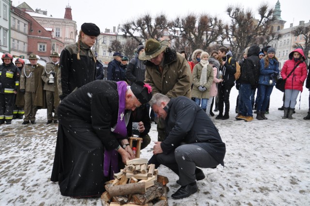 Co roku, tuż przed świętami Bożego Narodzenia na przemyskim rynku przekazywane jest Betlejemskie Światełko Pokoju - pochodzący z Groty Narodzenia Pańskiego w Betlejem symbol pokoju, ciepła i nadziei. Od 1986 r. światełko przekazywane jest ludziom na całym świecie. Z rąk harcerzy trafia ono także w każdy, nawet najodleglejszy zakątek naszego kraju.