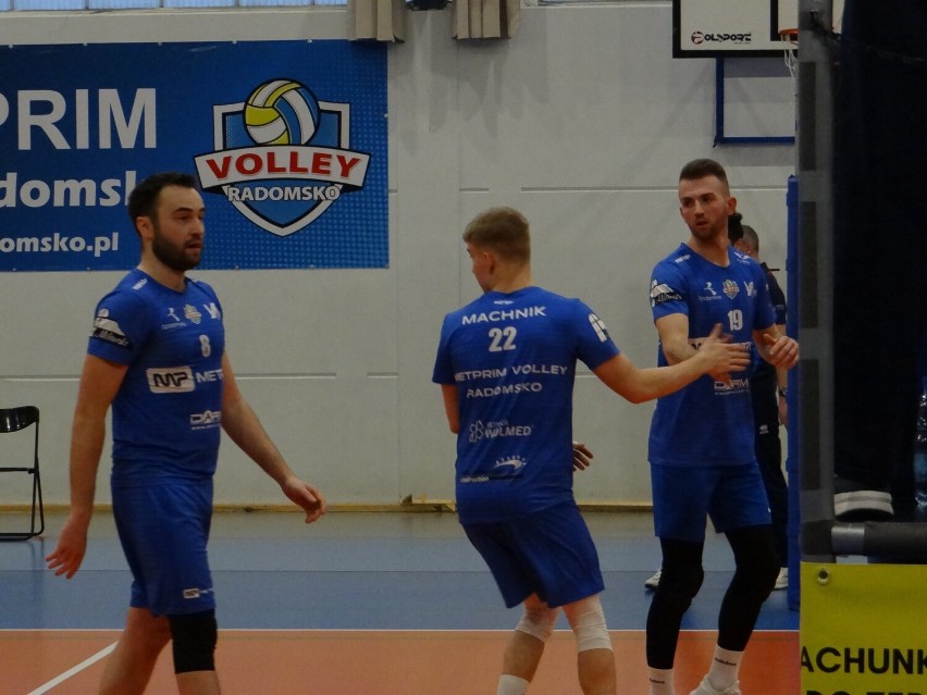 Volley Radomsko wygrał z SMS PZPS Spałą III. Niesamowity mecz radomszczan [ZDJĘCIA]