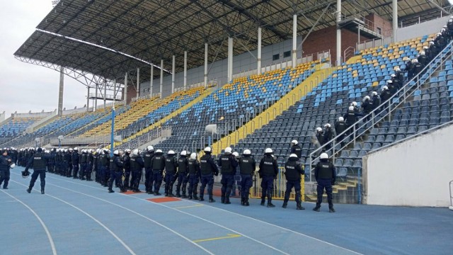 Funkcjonariusze z Oddziału Prewencji Policji w Bydgoszczy oraz Nieetatowego Pododdziału Policji wspólnie szkolili się z zakresu taktyki działania podczas imprez masowych.