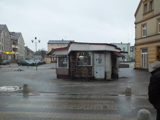 Kiosk w centrum miasta straszy wyglądem