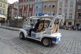 Nietypowy radiowóz patroluje Stare Miasto w Poznaniu [ZDJĘCIA]