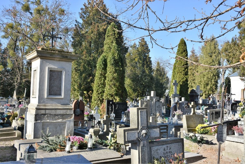 Dzień Wszystkich Świętych na chełmskich cmentarzach. Zobacz zdjęcia