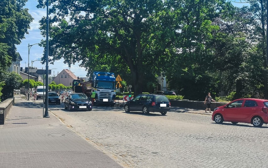 Prace drogowe wciąż prowadzone są na ulicy Dworcowej. W tym...