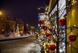Bajkowy Rybnik pod śniegową pierzynką. Zobacz cudowne, nocne zdjęcia zaśnieżonego miasta!