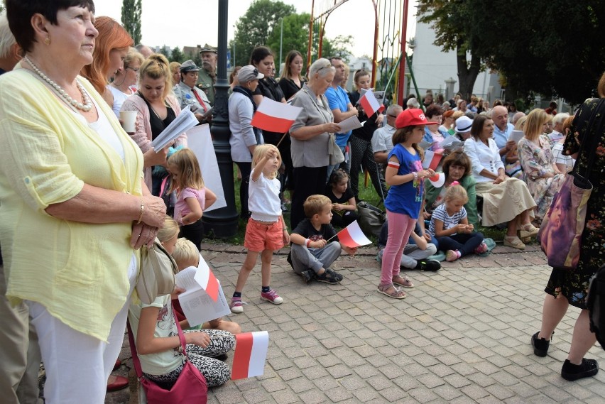 Tarnowianie powstańcom. Wspólny śpiew w Parku Strzeleckim [ZDJĘCIA]