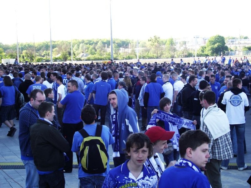 Mimo zamknięcia stadionu,blisko dwa tysiące kibiców...