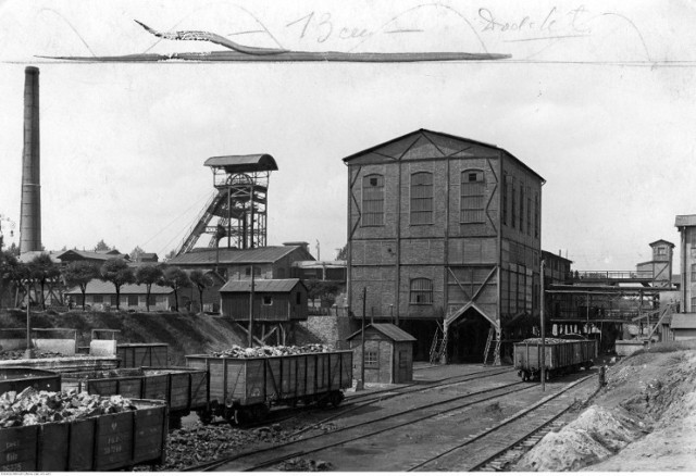 Tak wyglądały dąbrowskie kopalnie Flora, Reden, Paryż, które weszły wraz z Paryżem w skład kopalni Generał Zawadzki 

Zobacz kolejne zdjęcia/plansze. Przesuwaj zdjęcia w prawo - naciśnij strzałkę lub przycisk NASTĘPNE