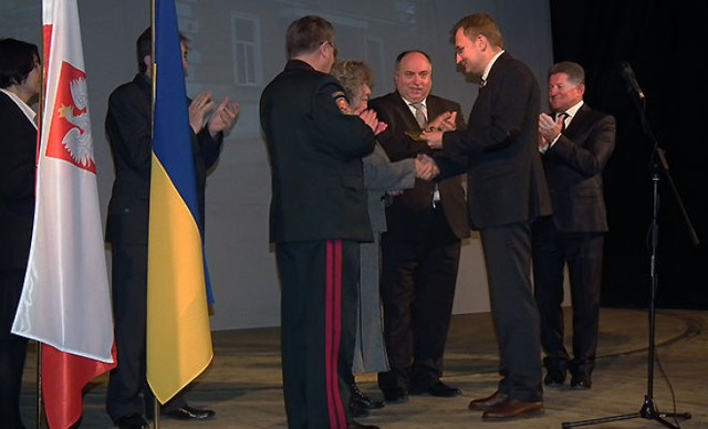 Uroczystość przekazania symbolicznych kluczy do Domu Polskiego we Lwowie.