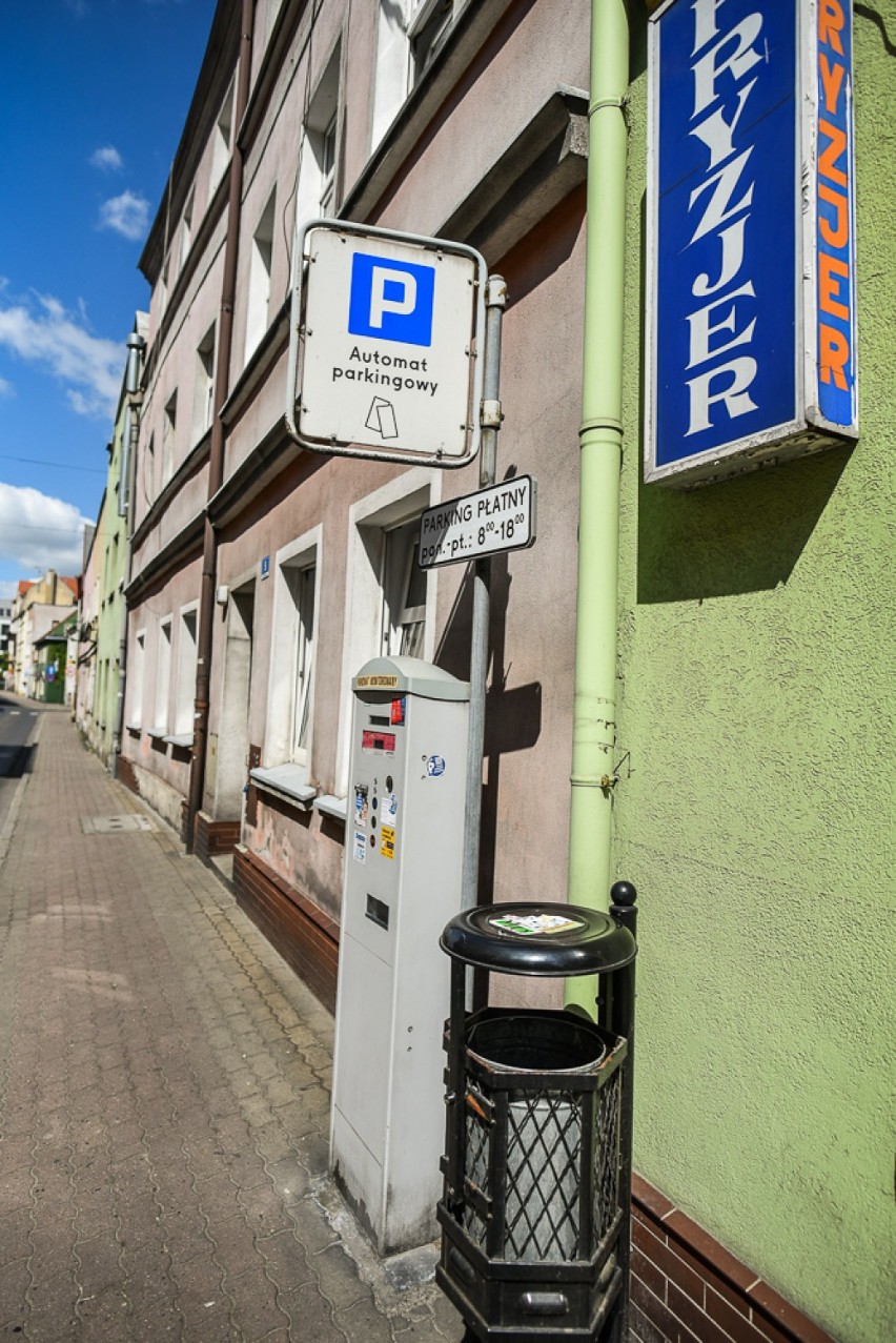 Leszno. Parkingi droższe, a wpływy mniejsze. Kierowcy omijają płatne miejsca [ZDJĘCIA]