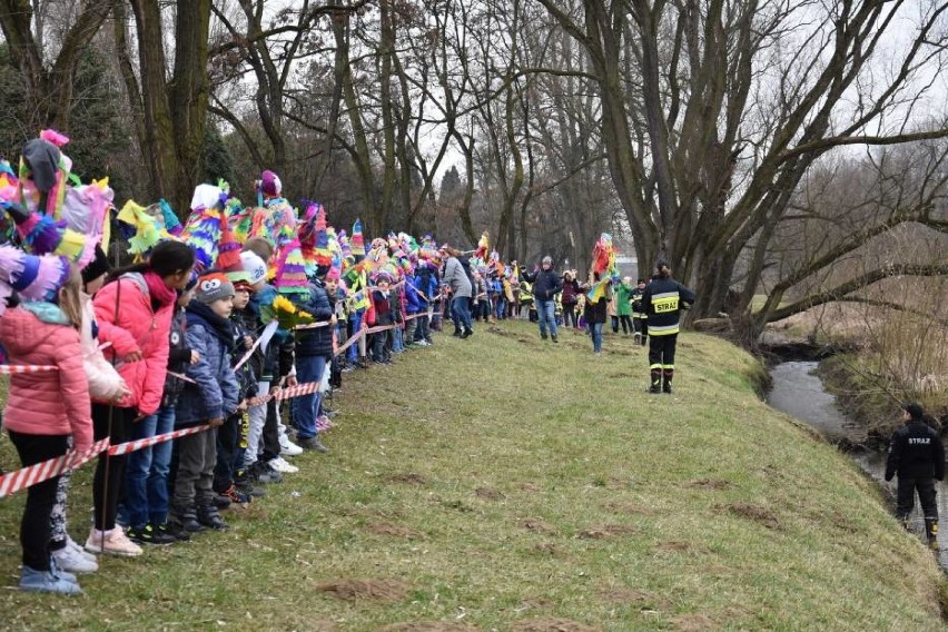 Pierwszy dzień wiosny tym razem bez topienia Marzanny. A taka to piękna tradycja [ZDJĘCIA]