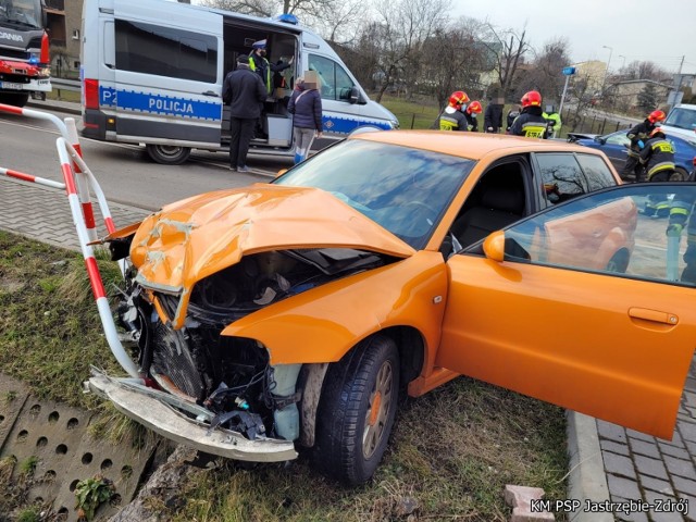 Wypadek w Jastrzębiu: 25-latek z audi nie ustąpił pierwszeństwa.