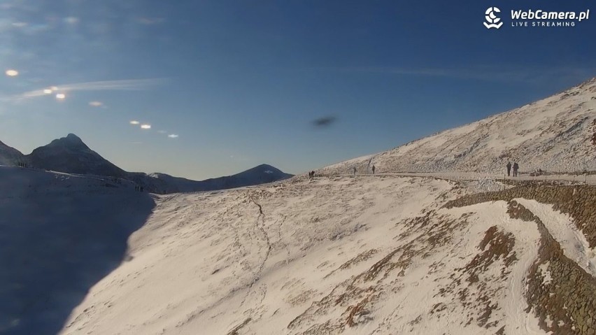 Tatry. Wyjątkowo piękna pogoda w górach. Lekki mróz i bardzo dużo słońca 