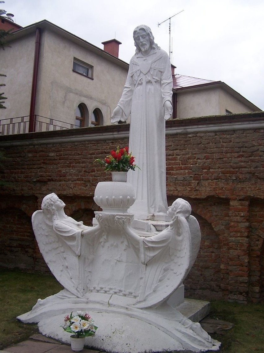 Pomnik Chrystusa Króla w Przeworsku, przy ul. Kościelnej, na...