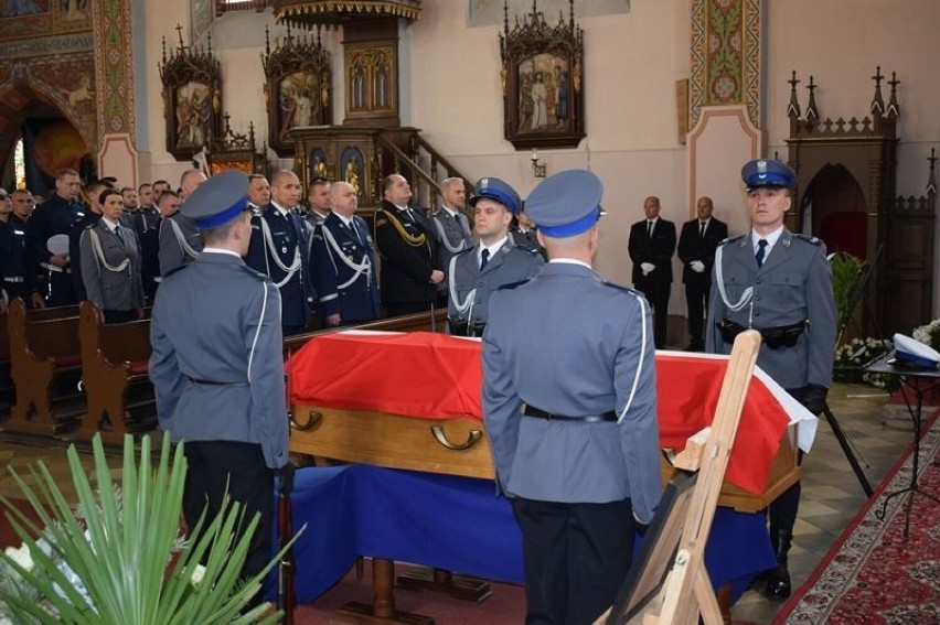 Pow. człuchowski. Pogrzeb mł. asp. Adama Rekowskiego. Zginął, gdy jechał na miejsce innego wypadku