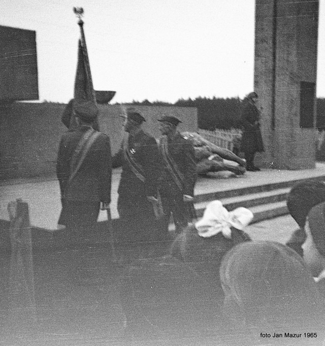 Zdjęcia archiwalne z obchodów wybuchu II wojny światowej w Żaganiu, w 1965 roku.
