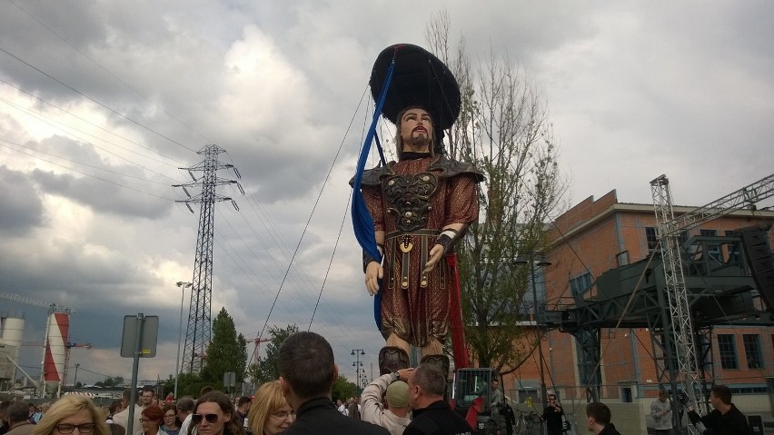 Festiwal Łódź Czterech Kultur 2015 - teatr uliczny Carros de...