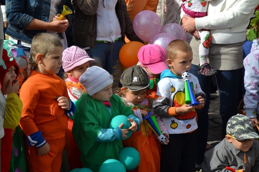 Prezydent Tczewa odsłonił figurkę symbolizującą jesień. ZOBACZ ZDJĘCIA