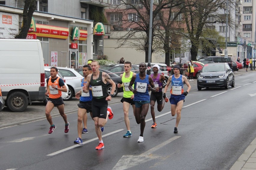 Zobacz zdjęcia z PKO Poznań Półmaraton 2019. Przejdź dalej...