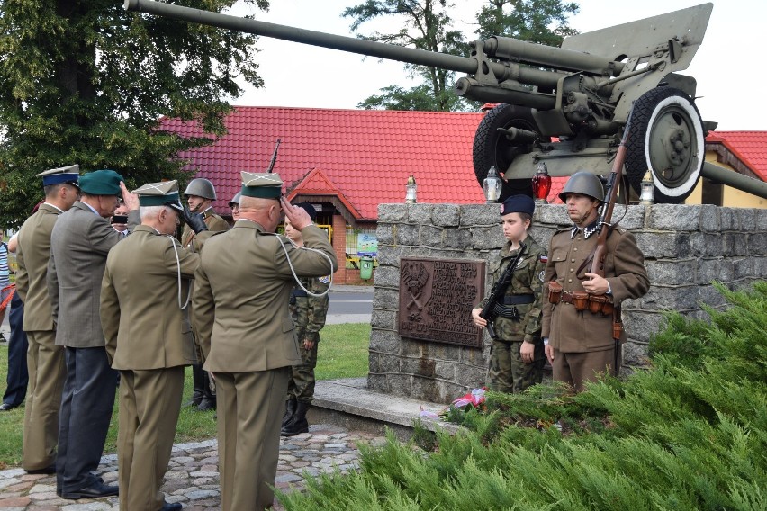 Święto Wojska Polskiego uczczono pod armatą [ZDJĘCIA]