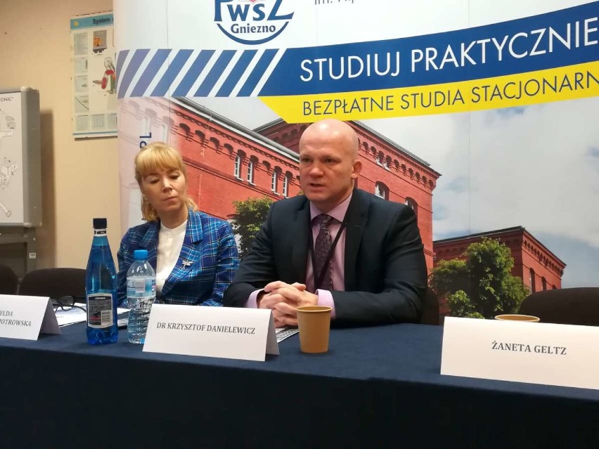 PWSZ Gniezno zorganizowała konferencję na temat analizy...