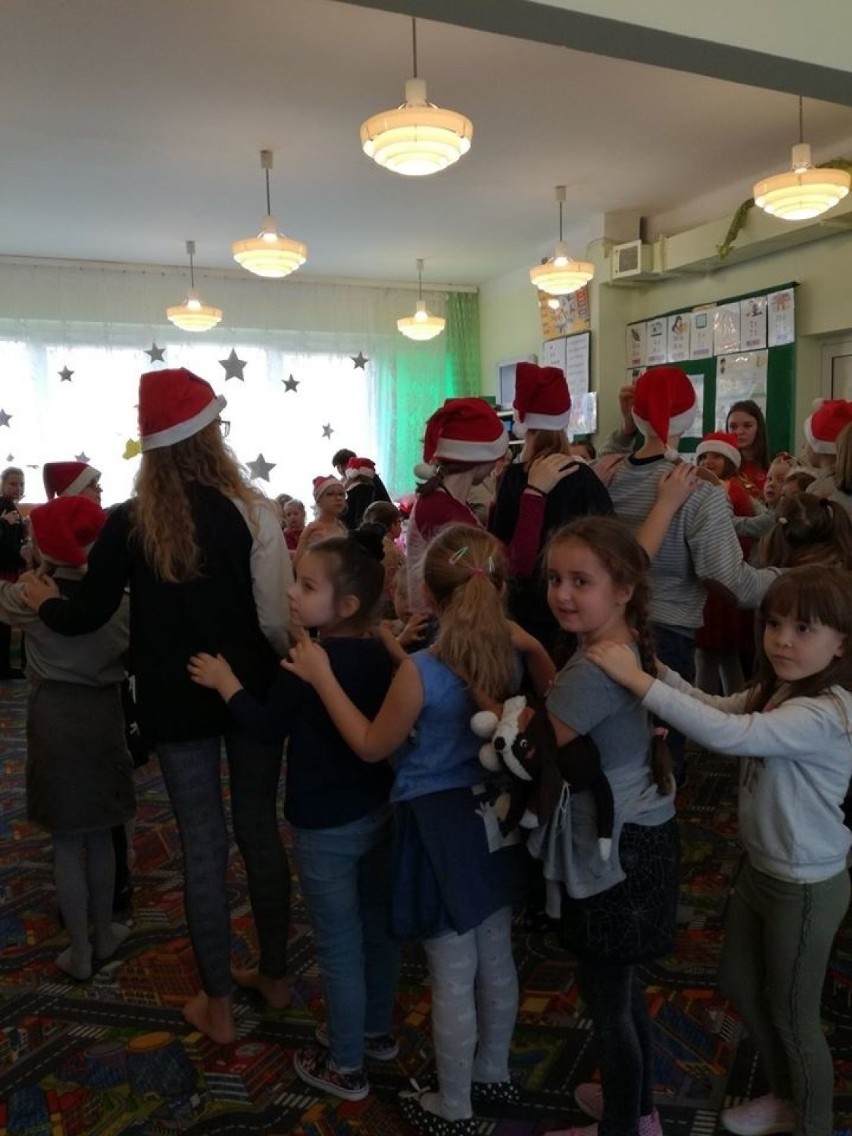 Harcerze z pomagali Świętemu Mikołajowi w Przedszkolu w Stąporkowie [ZDJĘCIA]