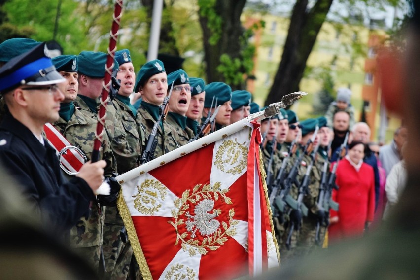 Obchody 3 Maja w Sieradzu 2019. W rocznicę uchwalenia Konstytucji odbyła się msza i uroczystość pod pomnikiem Piłsudskiego (zdjęcia)