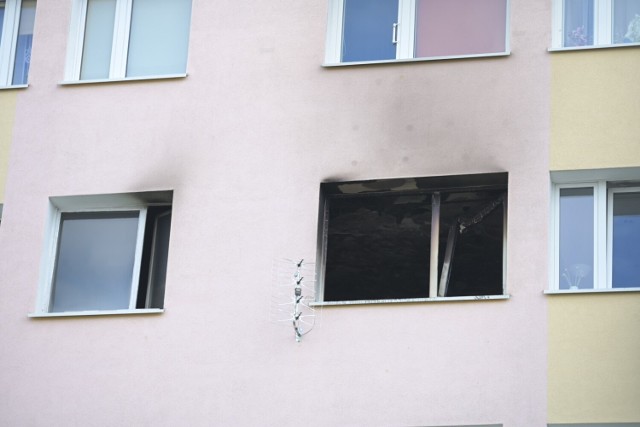 Pożar mieszkania przy ul. Dąbrówki w Tarpnie w Grudziądzu. Ucierpiała jedna osoba
