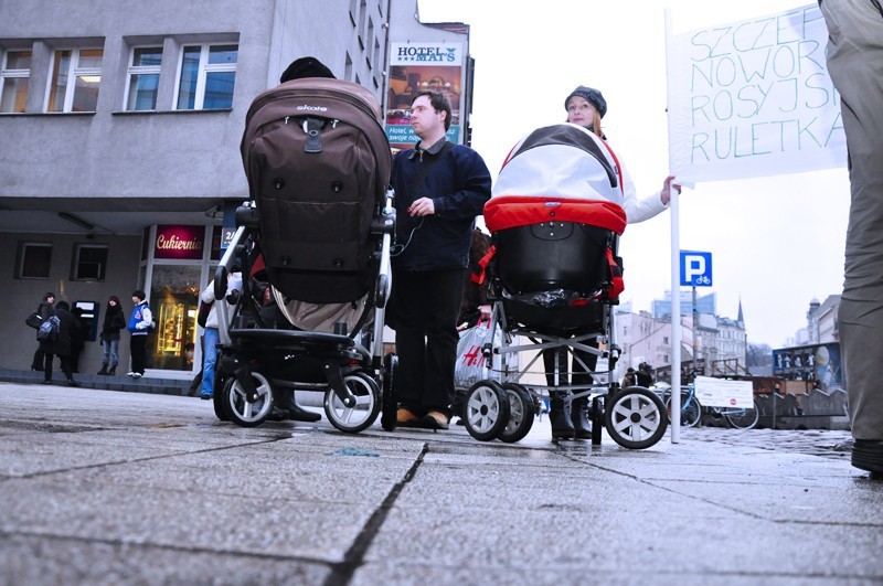 Poznań: Protestowali przeciwko szczepionkowej cenzurze [ZDJĘCIA,WIDEO]