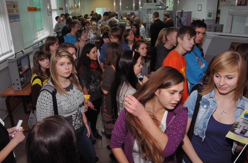 Kalisz: Pół tysiąca uczniów na piątym Dniu Kariery w Zespole Szkół Ponadgimnazjalnych nr 2. ZDJĘCIA