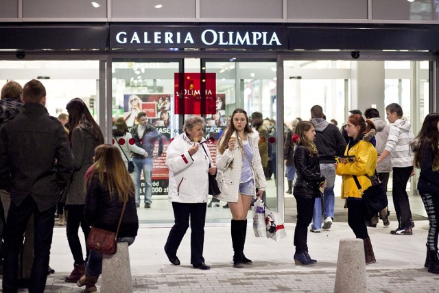 Mieszkańcy Bełchatowa doczekali się już własnej galerii. Na zdjęciu otwarcie galerii handlowej Olimpia