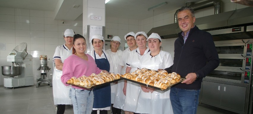 Czas listopadowy w firmie cukierniczo-garmażeryjnej...