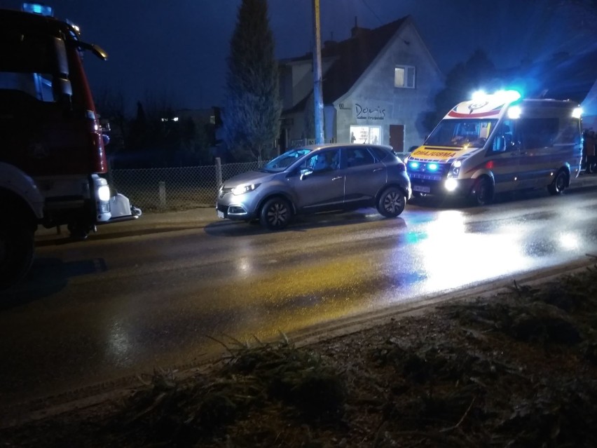 Potrącenie na ul. Mickiewicza w Kwidzynie. 30-letni pieszy wtargnął na jezdnię [ZDJĘCIA]