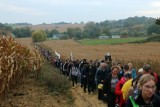 Kilka tysięcy ludzi przeszło w pielgrzymce z Wrocławia do grobu św. Jadwigi w Trzebnicy. To jedna z największych pielgrzymek w Polsce