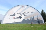 Kraków. Odsłonięto mural na hangarze w Muzeum Lotnictwa Polskiego